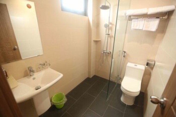 Room 2 of 34