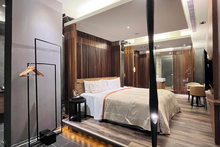 Room 14 of 29