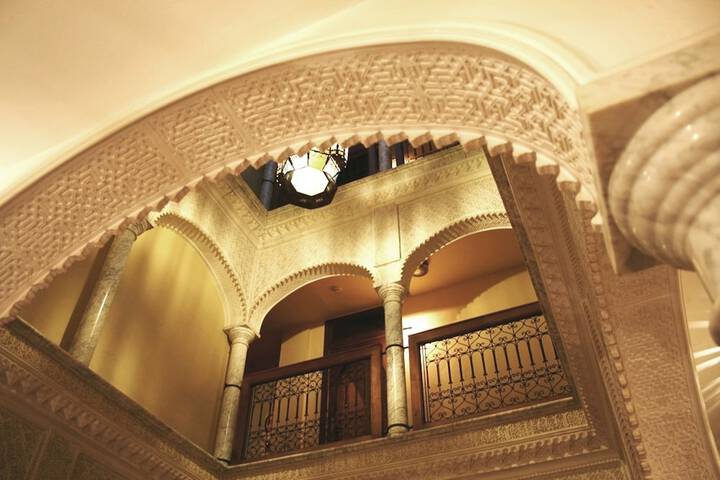 Entrance & Lobby