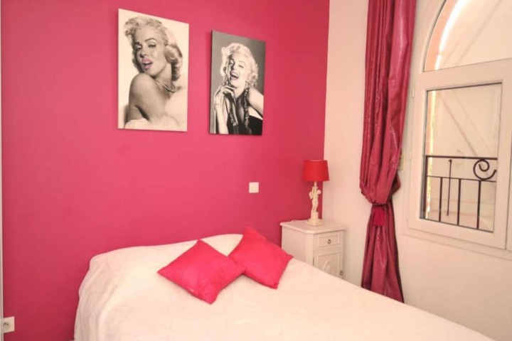 Room 18 of 50