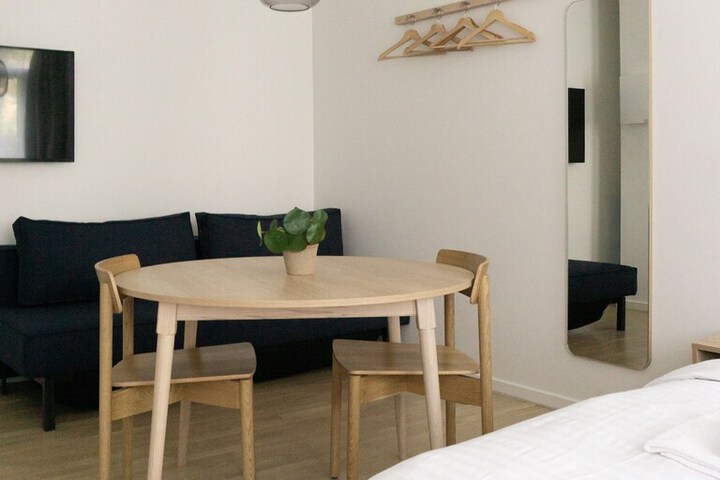 Room 11 of 24