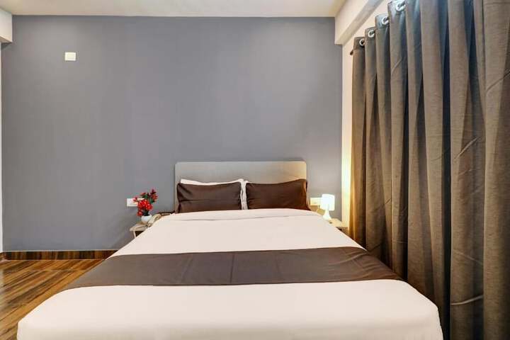 Room 8 of 11