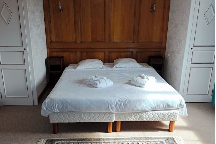 Room 18 of 105