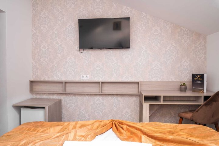 Room 27 of 59