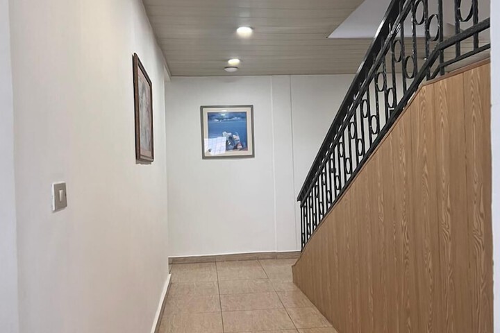 Room 8 of 18
