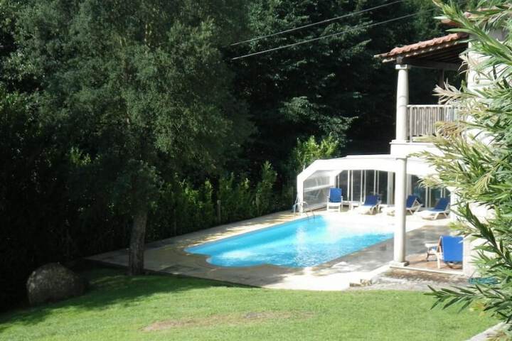 Hotel Pool