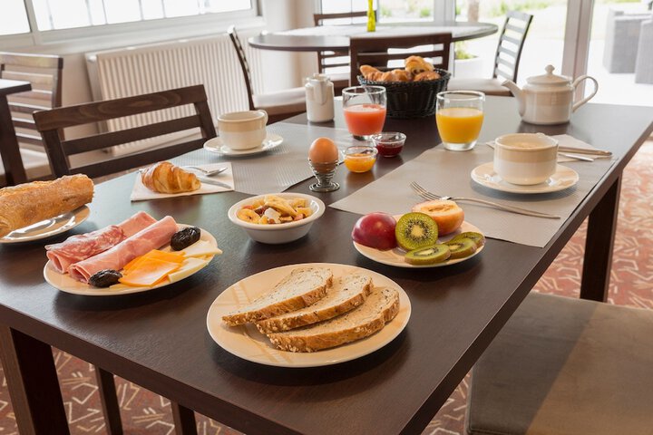 Breakfast/Coffee Service 30 of 41