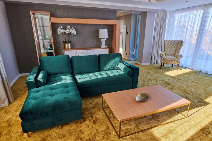 Room 21 of 45