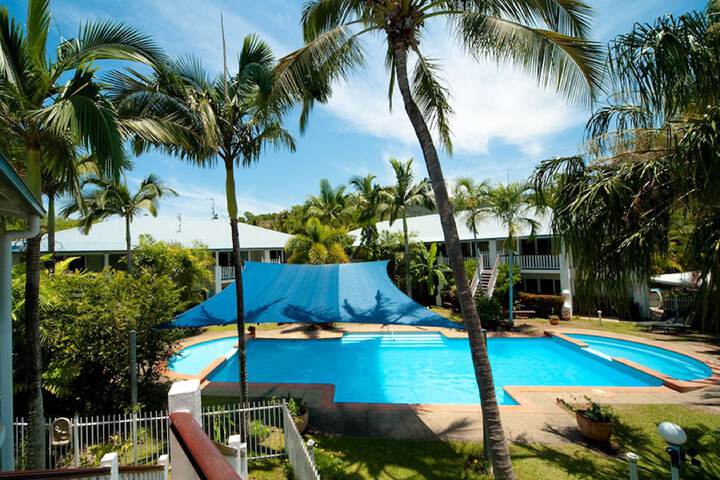 Pools & Facilities