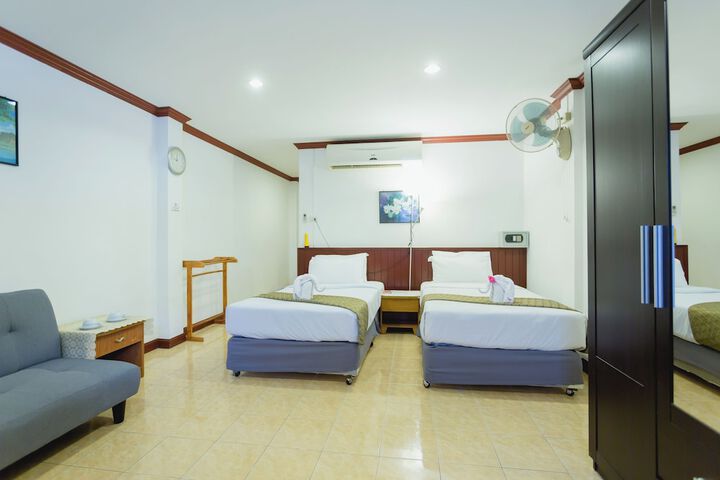 Room 90 of 208