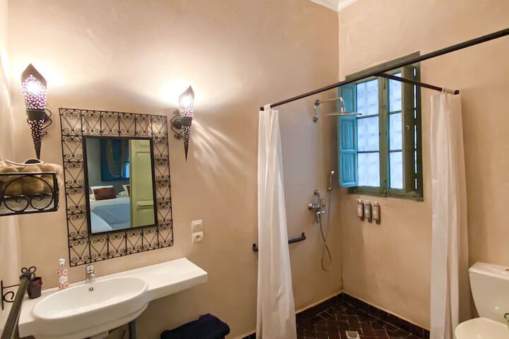 Room 4 of 50