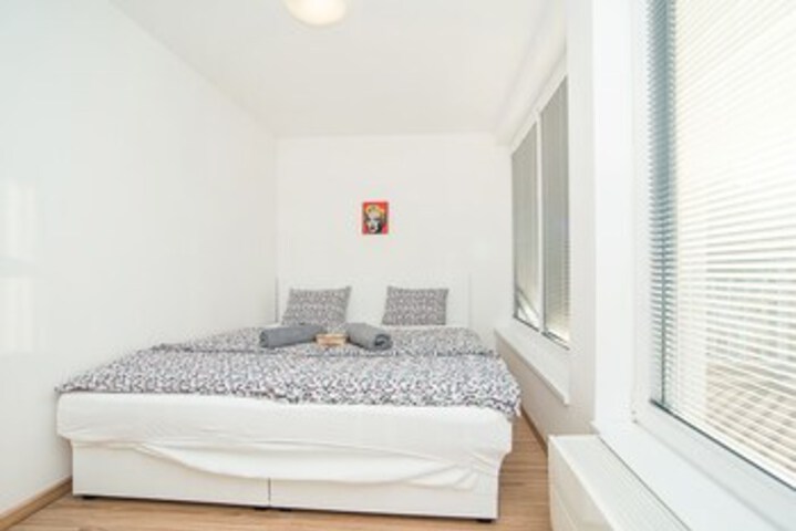 Room 18 of 38