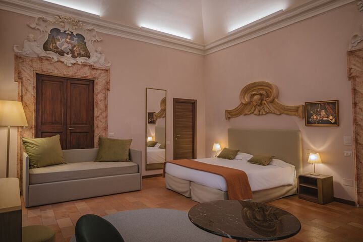 Room 16 of 111