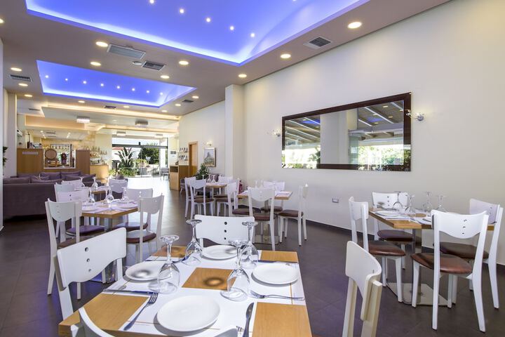 Dining Photos