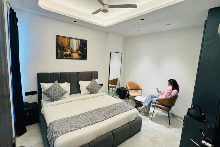 Room 17 of 32