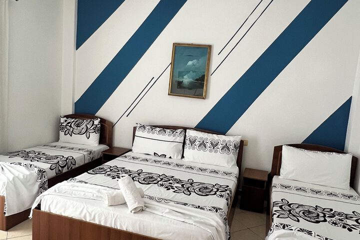 Room 15 of 16