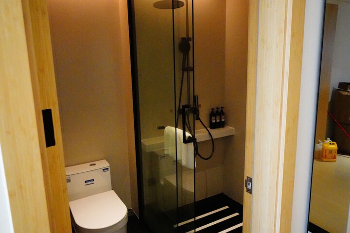 Room 113 of 158