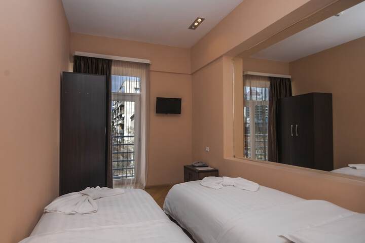 Room 21 of 63