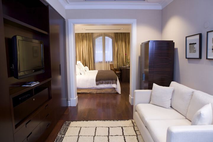 Room 9 of 59