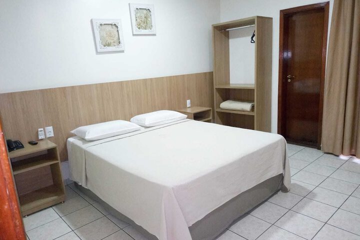 Room 5 of 42