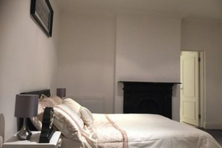 Room 11 of 11