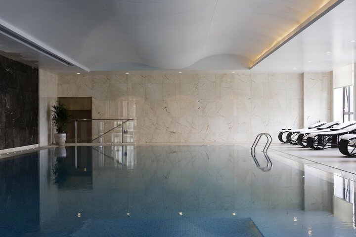 Hotel with Pool