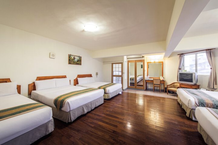 Room 6 of 36