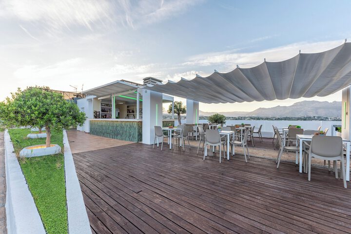 Terrace/Patio 90 of 98