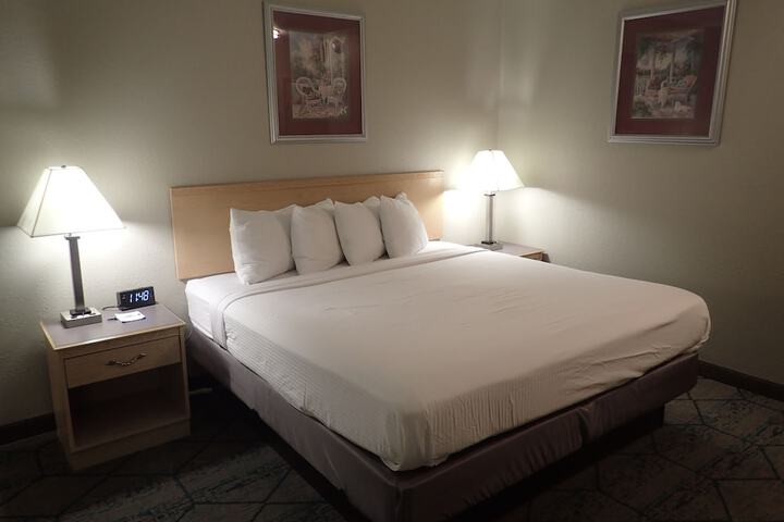 Room 4 of 42