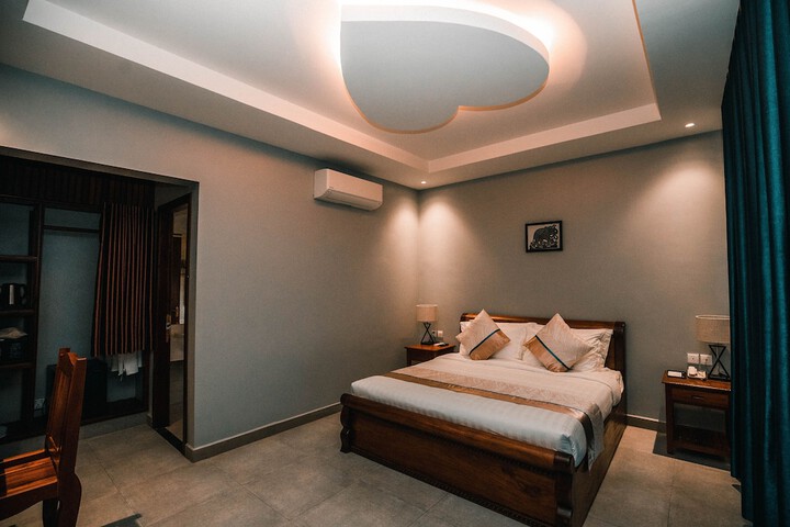 Room 10 of 63