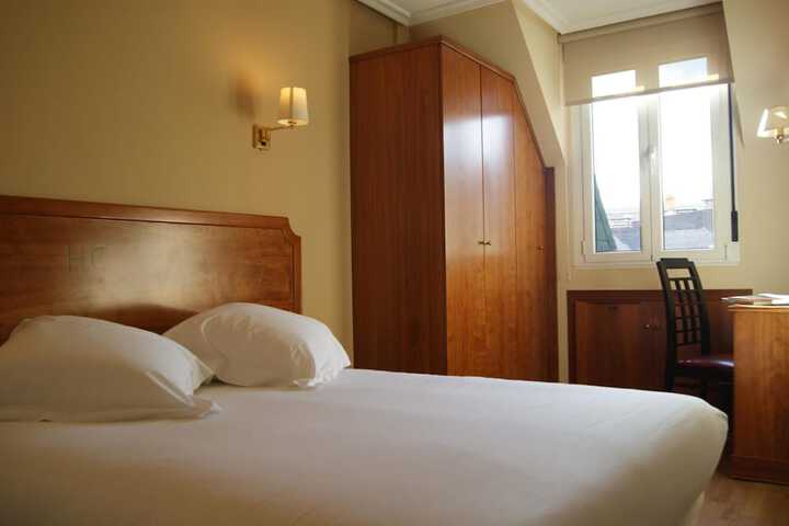 Room 12 of 49