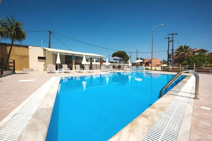 Pool 4 of 9