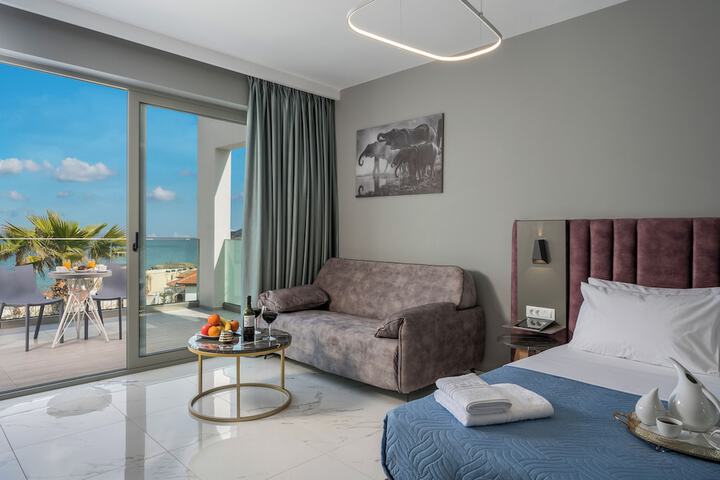 Room 16 of 60