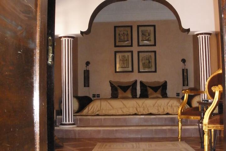 Room 8 of 75