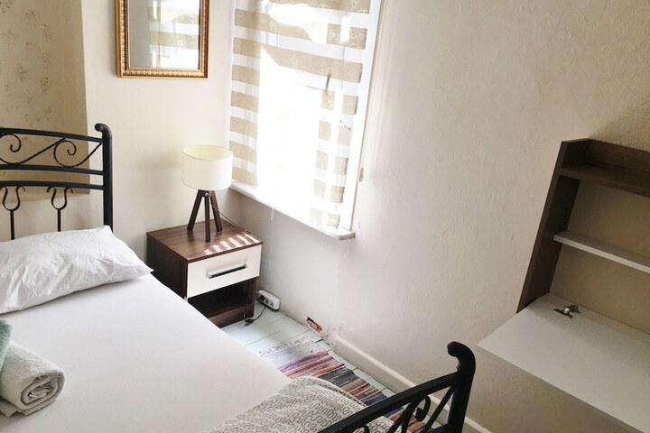 Room 6 of 27