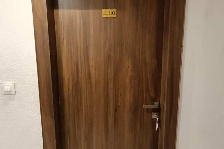 Room 14 of 28