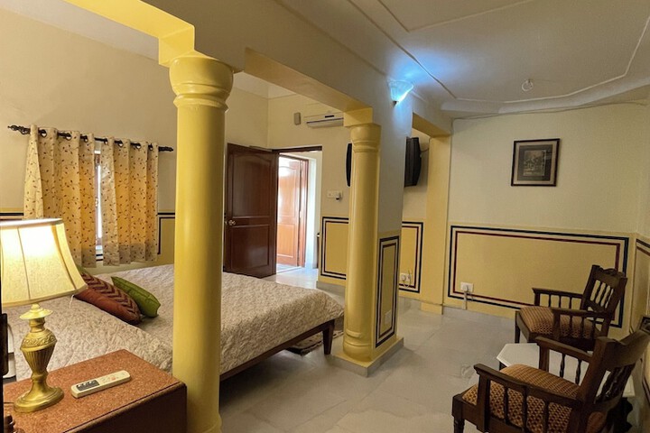 Room 14 of 73