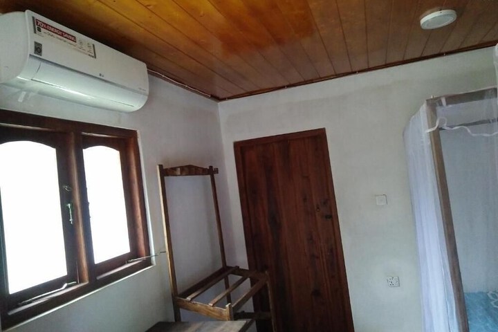 Room 13 of 30