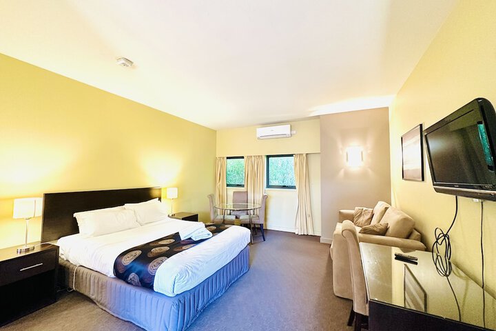 Room 10 of 25