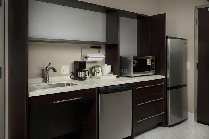 1 King Bed Studio Suite (4 of 14)