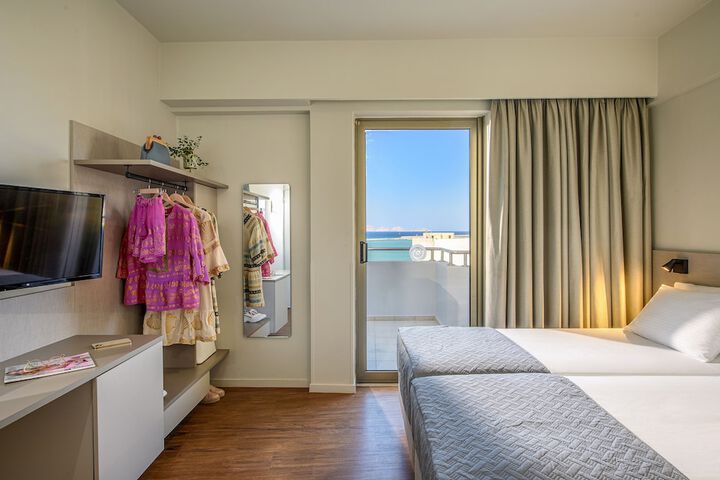 Room 7 of 40
