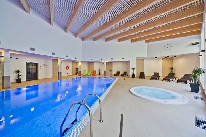 Pool Hotel