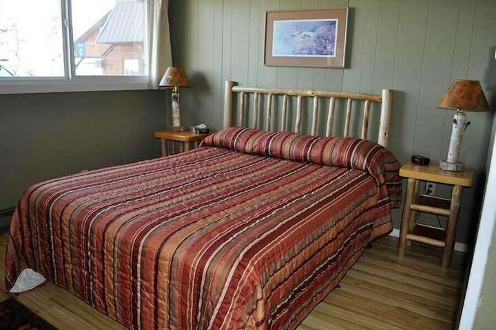 Room 9 of 37
