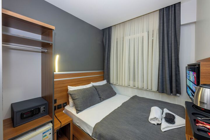 Room 28 of 41