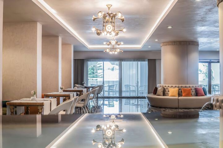 Guest Lobby