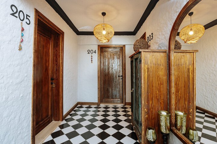 Ballroom/Hall 34 of 53