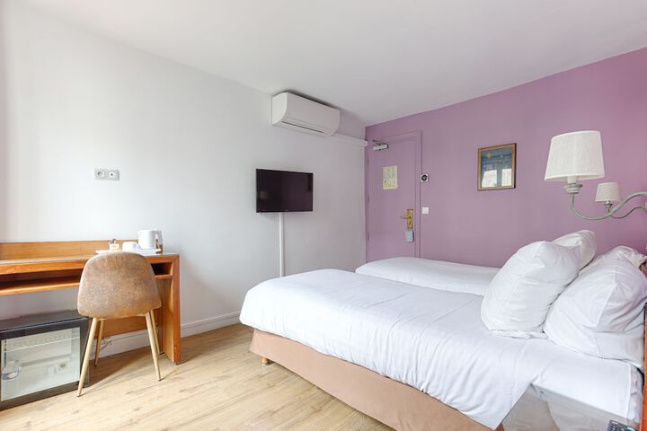 Room 15 of 38