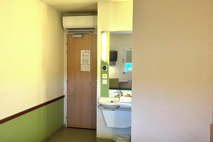 Room 9 of 49