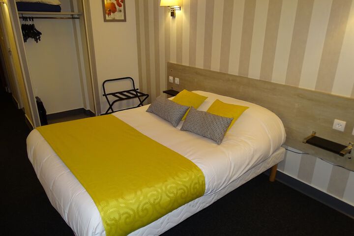 Room 15 of 79