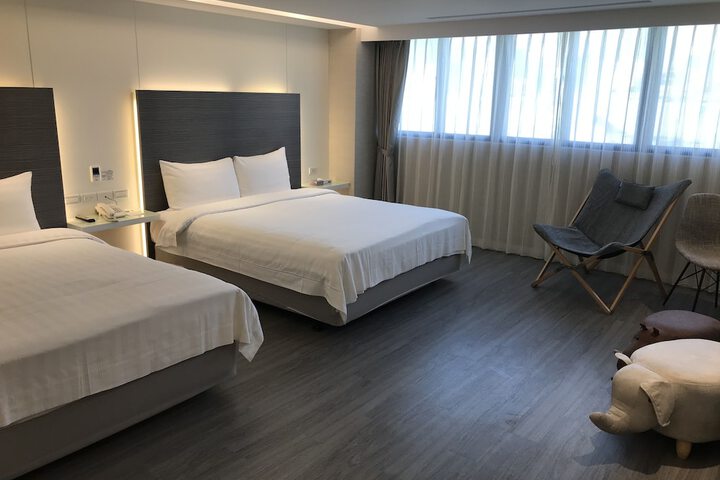 Room 15 of 40
